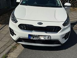 Weiß Gebraucht 2021 Kia Niro Spirit SUV | 21.500 € (Fairer Preis)