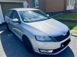 Silber Gebraucht 2015 Skoda Rapid Kleinwagen | 9.500 € (Fairer Preis)