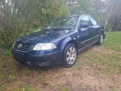 Blau Gebraucht 2001 VW Passat Comfortline Limousine | 800 € (Guter Preis)