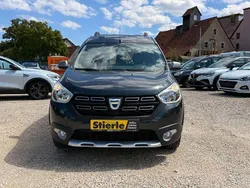 Grau Gebraucht 2017 Dacia Dokker Stepway Van | 15.870 € (Teuer)