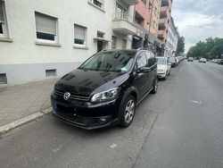 Schwarz Gebraucht 2011 VW Touran Cross Van / Kleinbus | 9.799 €