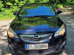 Schwarz Gebraucht 2012 Opel Astra Design Edition Kombi | 2.500 € (Fairer Preis)