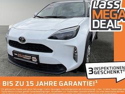 Weiß Gebraucht 2024 Toyota Yaris Hybrid Business Edition Limousine | 23.980 € (Fairer Preis)