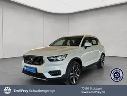 Weiß crystal weißperleffekt metallic Gebraucht 2022 Volvo XC40 Inscription SUV | 34.980 € (Fairer Preis)