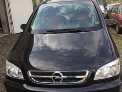 Schwarz Gebraucht 2005 Opel Zafira Van / Kleinbus | 2.750 € (Fairer Preis)