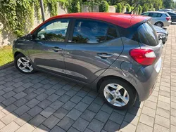 Grau Gebraucht 2020 Hyundai i10 Kleinwagen | 13.500 € (Fairer Preis)