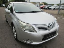 Silber Gebraucht 2010 Toyota Avensis Executive Kombi | 3.800 € (Superpreis)