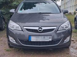 Grau Gebraucht 2012 Opel Astra Kombi | 3.400 € (Fairer Preis)