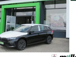 Schwarz (schwarzmagic perleffekt) Neu 2025 Skoda Scala Tour Kleinwagen | 37.439 €