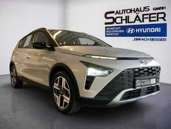 Sleek silver/ phantom black Gebraucht 2021 Hyundai Bayon Intro Edition SUV | 14.880 € (Fairer Preis)