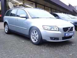 Silber Gebraucht 2008 Volvo V50 Kinetic Kombi | 7.950 €