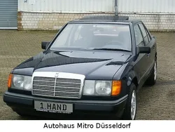 Blau Gebraucht 1988 Mercedes 230 Limousine | 8.998 €