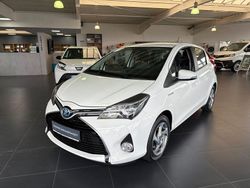 Weiß Gebraucht 2016 Toyota Yaris Hybrid Edition-S Limousine | 11.980 € (Fairer Preis)