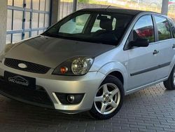 Silber Gebraucht 2007 Ford Fiesta Kleinwagen | 2.500 € (Fairer Preis)