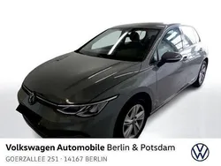Grau Gebraucht 2022 VW Golf VIII Life Limousine | 19.440 € (Guter Preis)
