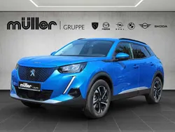 Blau Gebraucht 2021 Peugeot e-2008 Allure SUV | 15.990 € (Superpreis)
