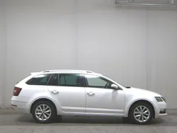 Weiss Gebraucht 2019 Skoda Octavia Style Kombi | 12.780 € (Superpreis)