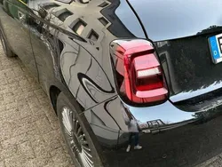 Schwarz Gebraucht 2022 Fiat 500e Limousine | 16.500 €