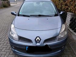 Blau Gebraucht 2006 Renault Clio III Limousine | 2.800 €
