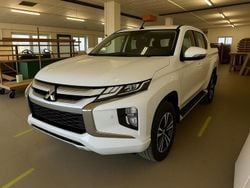 Perlmutt weiß (metallic) Gebraucht 2021 Mitsubishi L200 Abholung | 28.900 € (Fairer Preis)