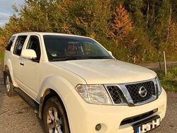 Weiß Gebraucht 2011 Nissan Pathfinder XE SUV | 5.800 € (Superpreis)