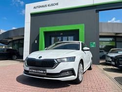 Moonweiss metallic met. Gebraucht 2021 Skoda Octavia Style Kombi | 23.900 € (Etwas zu teuer)