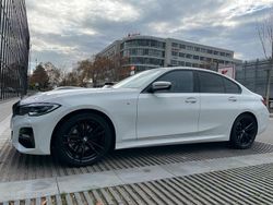 Weiß Gebraucht 2020 BMW 320 Performance Limousine | 29.000 €