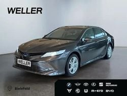 Braun Gebraucht 2019 Toyota Camry Hybrid Executive Limousine | 27.480 € (Teuer)