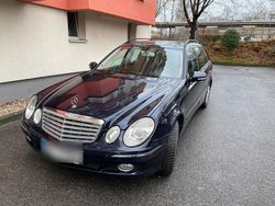 Blau Gebraucht 2008 Mercedes E200 Kombi | 4.000 € (Fairer Preis)