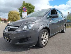 Grau Gebraucht 2012 Opel Zafira Family Van / Kleinbus | 2.800 € (Superpreis)