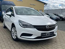 Weiß Gebraucht 2017 Opel Astra Selection Kombi | 6.899 € (Guter Preis)