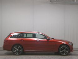 Rot Gebraucht 2020 Mercedes C300e Avantgarde Limousine | 20.780 € (Superpreis)