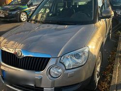 Beige Gebraucht 2010 Skoda Yeti Ambition SUV | 6.999 € (Teuer)