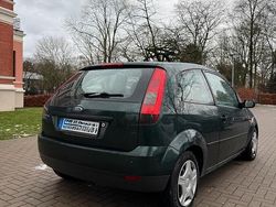 Grün Gebraucht 2004 Ford Fiesta Coupé | 850 € (Guter Preis)