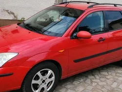 Rot Gebraucht 2004 Ford Focus Kombi | 555 €