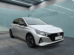 Silber Gebraucht 2023 Hyundai i20 GO! Limousine | 17.895 €