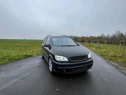 Schwarz Gebraucht 2005 Opel Zafira Edition Van / Kleinbus | 2.799 € (Fairer Preis)