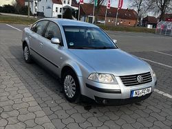 Grau Gebraucht 2019 VW Passat Kleinwagen | 1.750 €