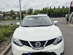 Weiß Gebraucht 2016 Nissan Qashqai SUV | 11.750 € (Fairer Preis)