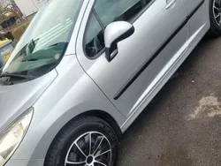 Silber Gebraucht 2006 Peugeot 207 Kleinwagen | 1.700 € (Fairer Preis)