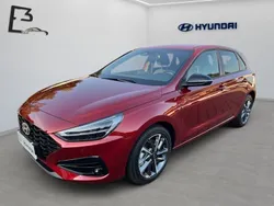 Rot Gebraucht 2024 Hyundai i30 Advantage Limousine | 23.490 € (Fairer Preis)