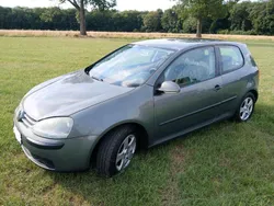 Grau Gebraucht 2004 VW Golf V Kleinwagen | 1.200 € (Fairer Preis)
