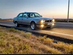 Grau Gebraucht 1987 BMW 750 Limousine | 11.999 €