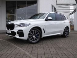 Alpinweiss iii Gebraucht 2021 BMW X5 M Sport SUV | 49.998 € (Superpreis)