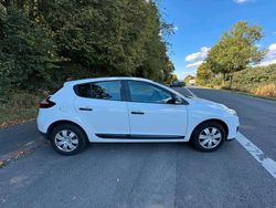 Weiß Gebraucht 2014 Renault Mégane Authentique Limousine | 4.750 € (Guter Preis)