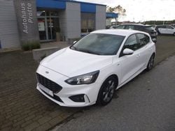 Frostweiß Gebraucht 2019 Ford Focus ST-Line Limousine | 13.990 € (Fairer Preis)
