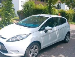 Weiß Gebraucht 2009 Ford Fiesta Kleinwagen | 3.000 €