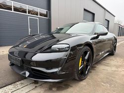 Schwarz Gebraucht 2020 Porsche Taycan Limousine | 65.900 € (Etwas zu teuer)