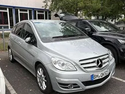 Silber Gebraucht 2010 Mercedes B180 Van / Kleinbus | 5.600 € (Fairer Preis)