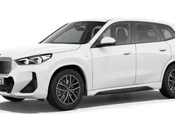 Weiß Gebraucht 2024 BMW iX1 Luxury Line SUV | 48.272 € (Etwas zu teuer)